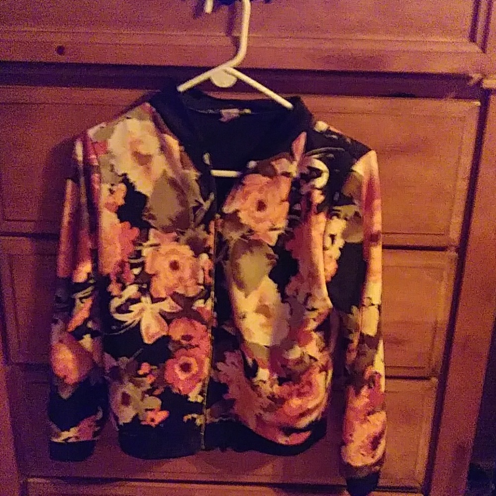 Floral jacket - Picture 1 of 2
